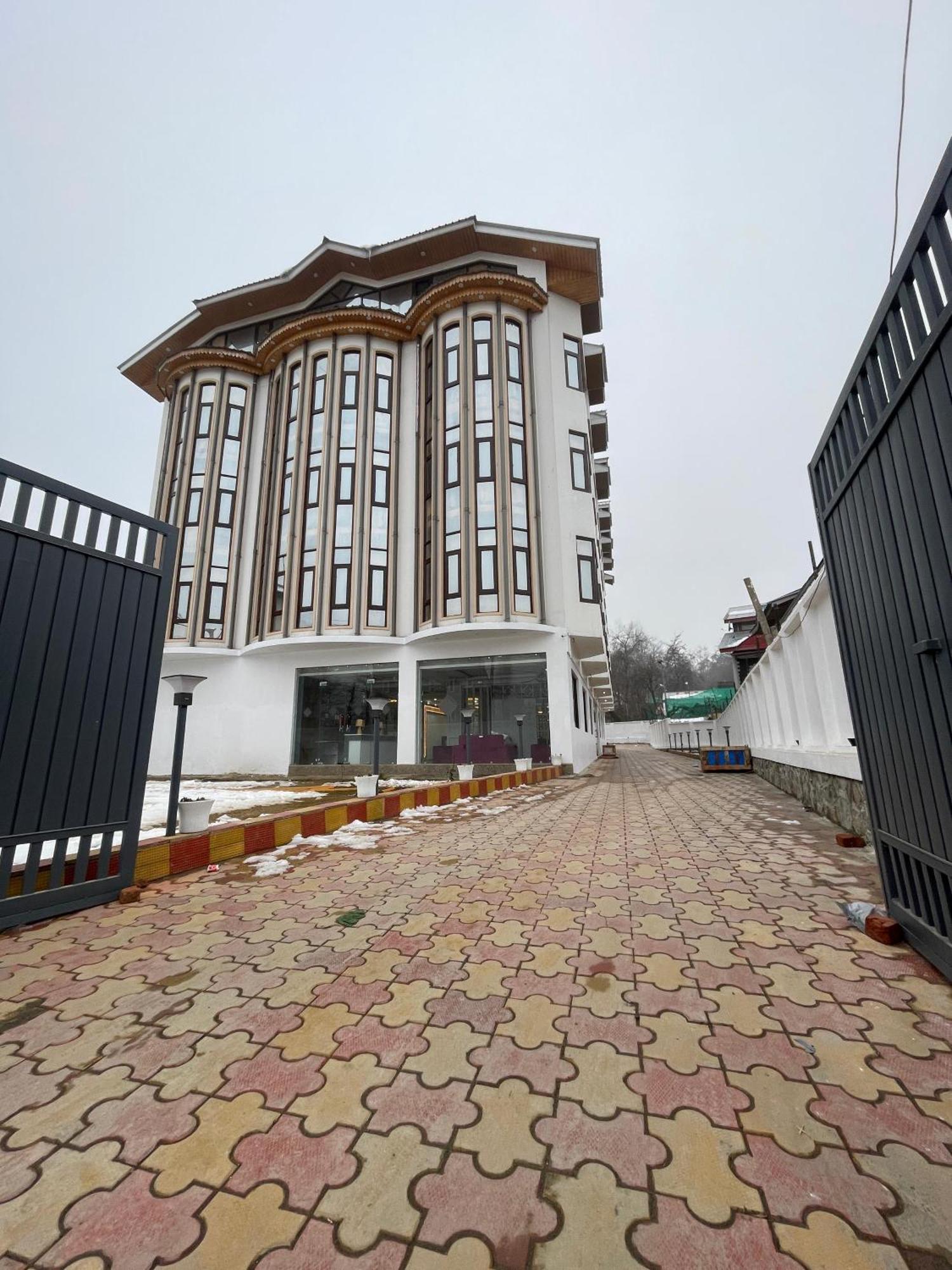Hotel Zoon Dabb Srinagar Airport Kashmir Srīnagar Exterior foto